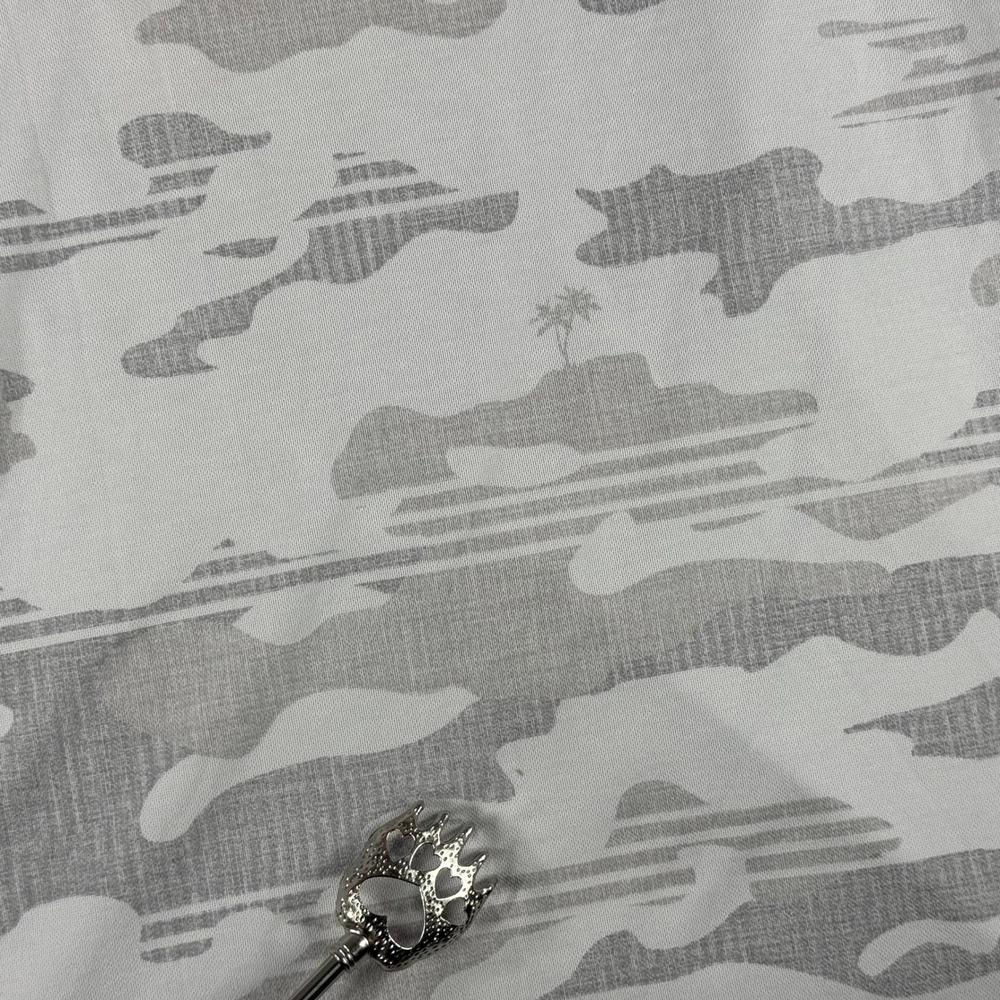 Travis Mathew Polo Shirt Large White Camo Short Sleeve Collared Golf - Picture 3 of 6